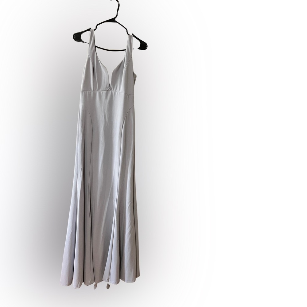 Elegant Gray Sleeveless Gown